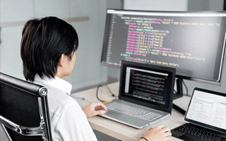 冷水江 ,php声明和调用变量的符号是什么？